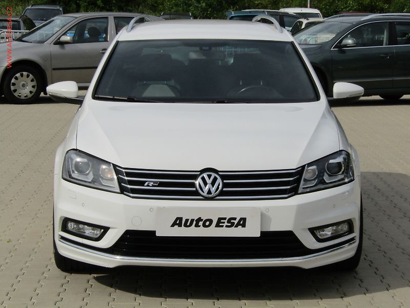 Volkswagen Passat (2013) 2.0TDi 4x4, DSG, bixen, AC - fotka 2 z 23