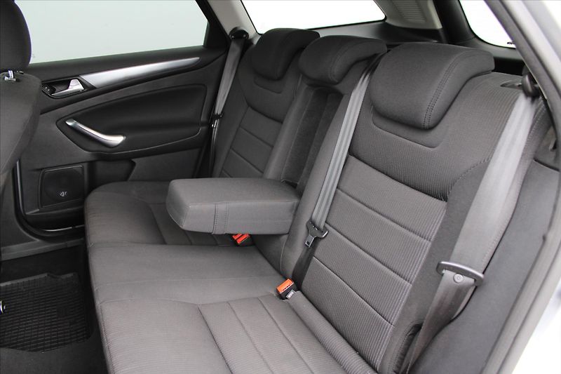 Ford Mondeo 2.0 TDCI 120kW TITANIUM NAVI - fotka 11 z 25