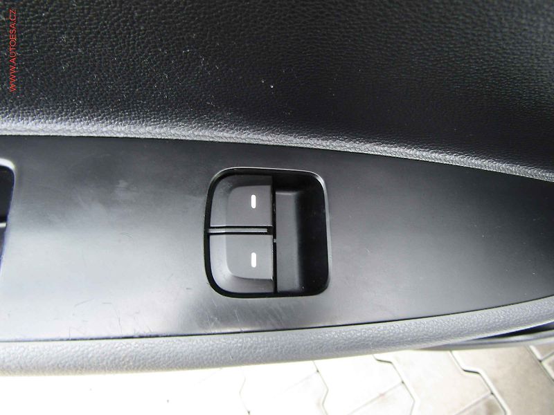 Hyundai i10 (2018) 1.0 i, 1.maj,ČR, Klima - fotka 11 z 15