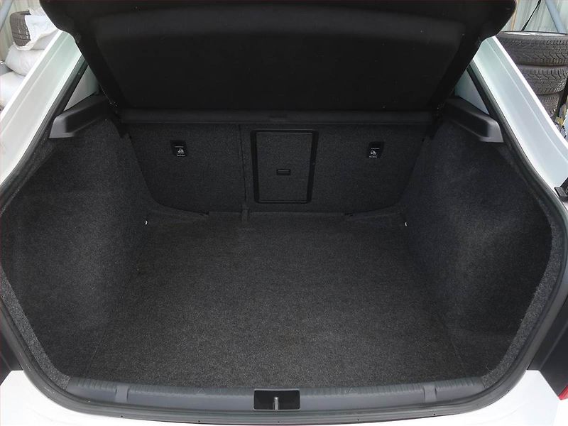 Škoda Rapid (2013) Elegance 1.6 TDI, Serv.kniha - fotka 13 z 15