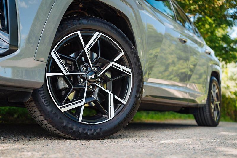 Hyundai Tucson (2025) N-Line 1.6 T-GDI - fotka 12 z 34
