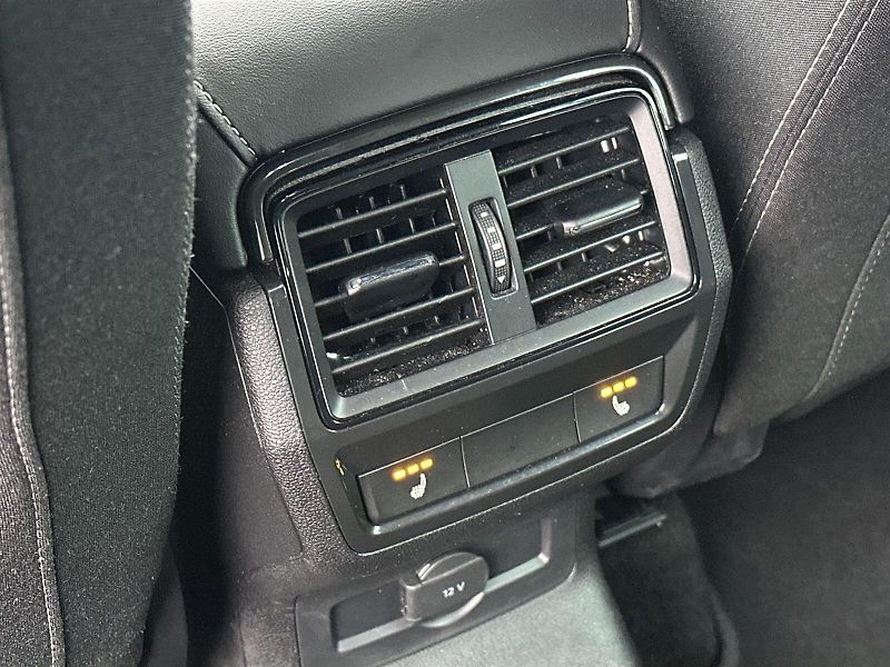Škoda Karoq (2025) 2.0 TDI 4x4 DSG Sportline - fotka 25 z 33