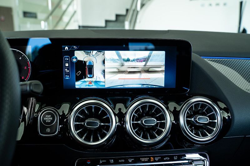Mercedes-Benz GLA (2025) 200 d 4M/AMGPREMIUM/360/ESP - fotka 16 z 18