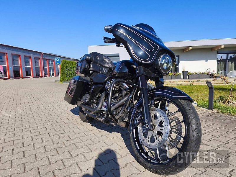 Harley-Davidson FLHTCUI Electra Glide Ultra Classic (2006) 127CUI - fotka 4 z 13