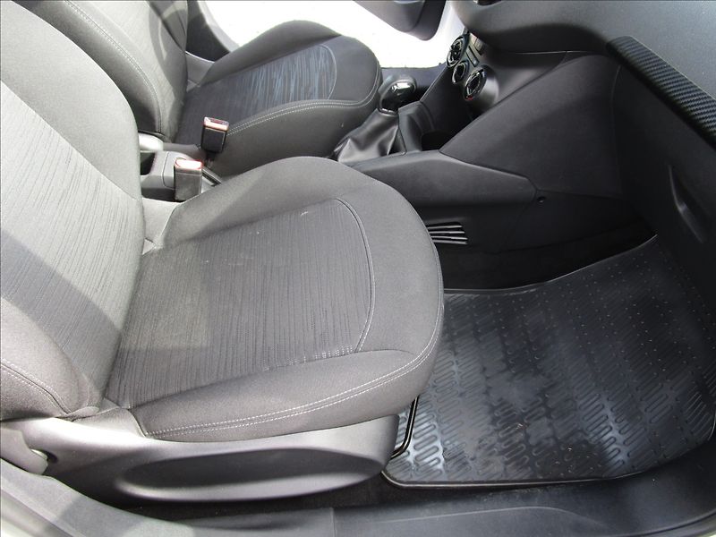 Peugeot 208 1.0i - fotka 18 z 40