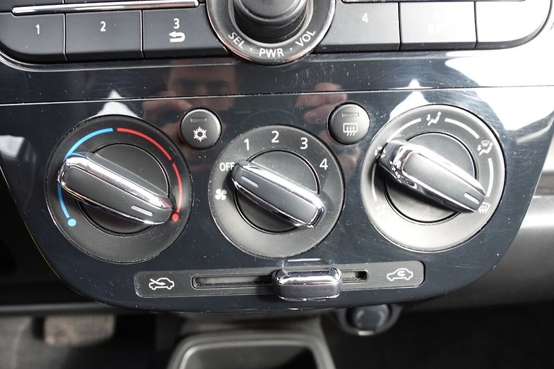 Mitsubishi Space Star ZLEVNĚNO 1,2i 52kW A/T - fotka 20 z 26