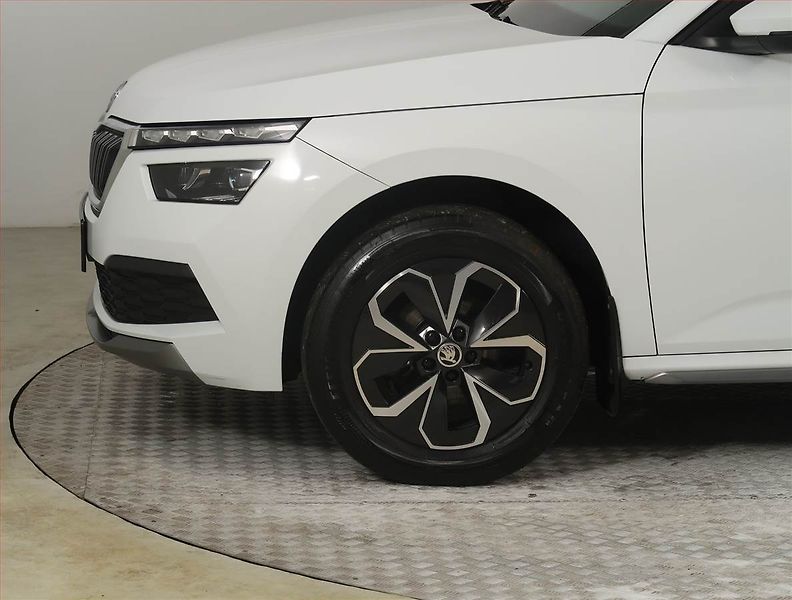 Škoda Kamiq (2021) Style Plus 1.0 TSI, Tempomat - fotka 14 z 24
