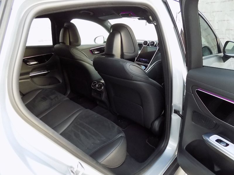 Mercedes-Benz GLC (2024) 300e/AMG/4Matic/DPH/LED/ - fotka 20 z 50