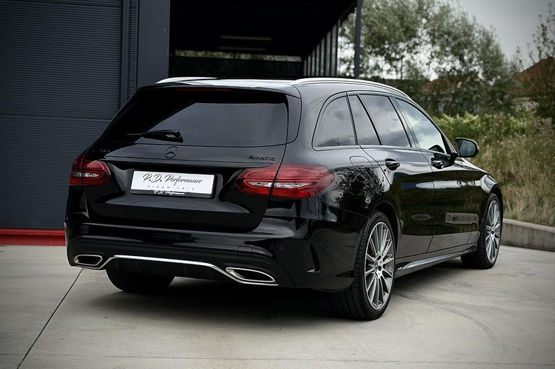 Mercedes-Benz Třídy C (2018) C 200 4Matic AMG Line - fotka 7 z 46