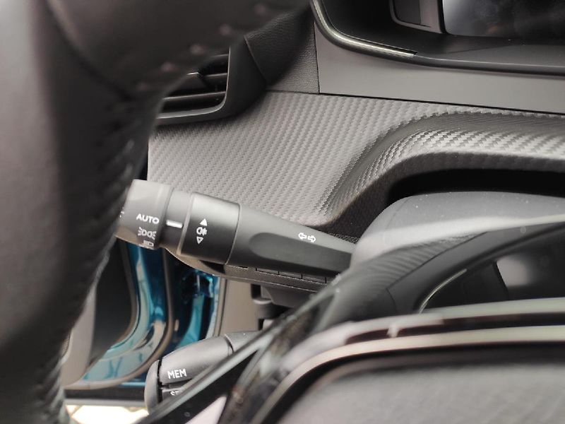 Peugeot 2008 (2026) ALLURE 1.2 100k MAN6  - fotka 15 z 28