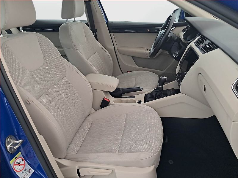 Škoda Octavia (2018) 1.0 TSI, Tempomat - fotka 9 z 19