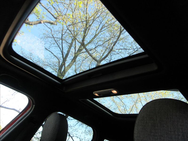 Mini Countryman 2,0 SD ALL4, JCW, Panorama, No - fotka 30 z 31