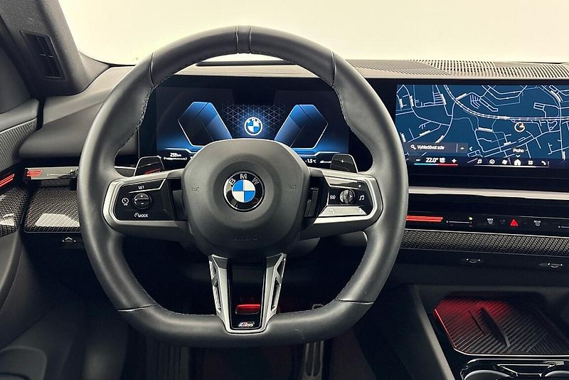 BMW Řada 5 540d xDrive Sedan - fotka 8 z 16
