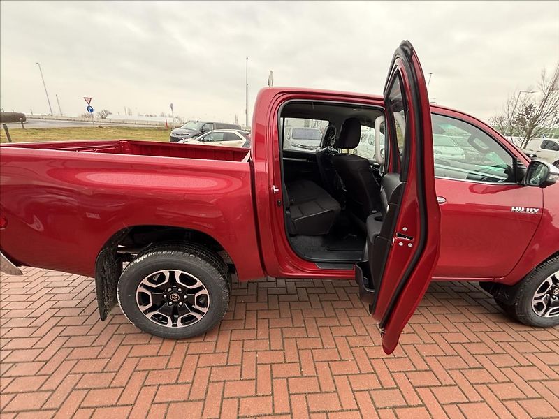 Toyota Hilux (2025) 2,8   EXECUTIVE - fotka 6 z 8