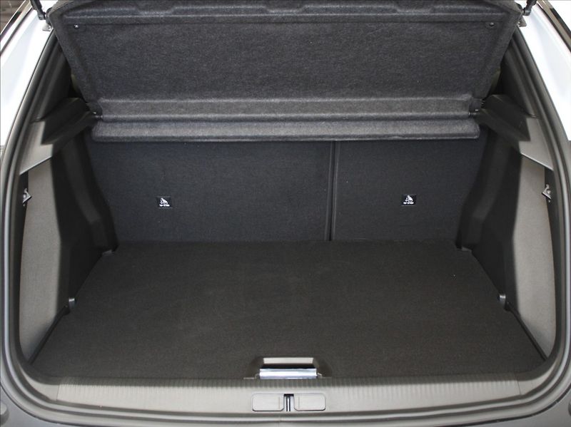 Peugeot 2008 1,2 Hybrid GT Alcant.NOVÝ VŮZ - fotka 23 z 26
