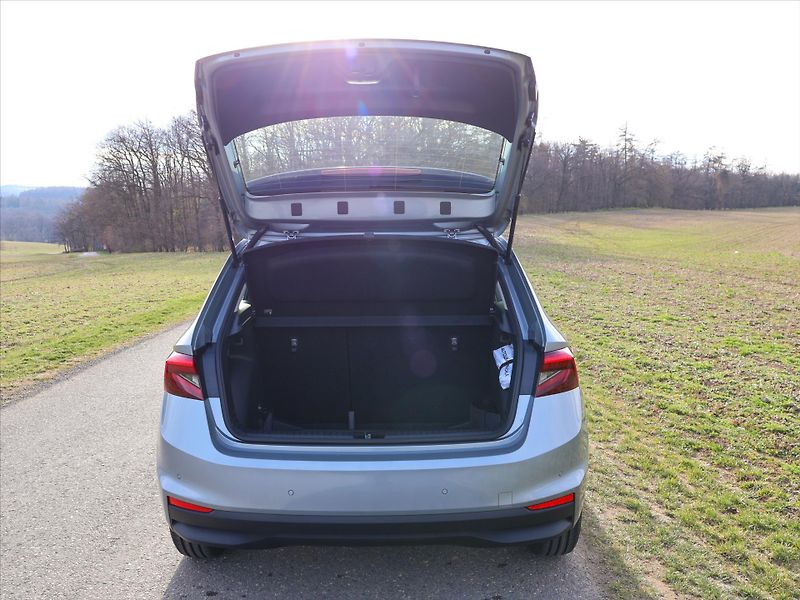 Škoda Fabia 1,0 TSi DSG Edice 130let DPH - fotka 9 z 40