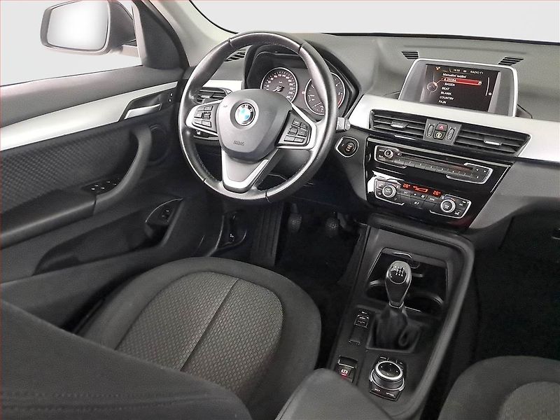 BMW X1 (2017) sDrive16d, Serv.kniha, Navi - fotka 7 z 21