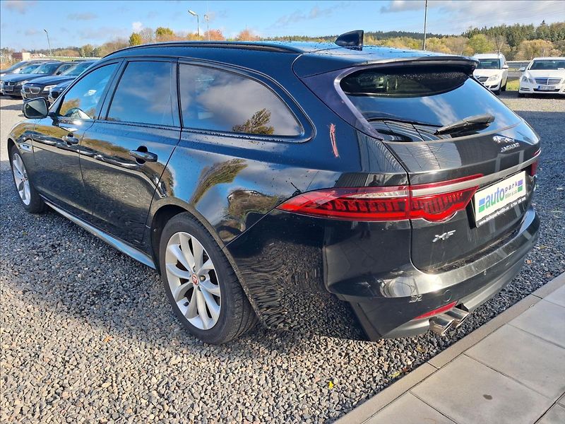 Jaguar XF 2,0 177kw, R-Sport - fotka 5 z 16