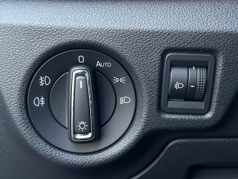 Škoda Kamiq 1.5TSi DSG 150PS LED V.Cockpit - fotka 9 z 22