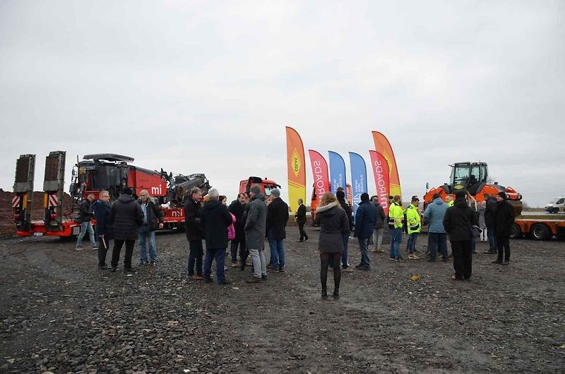Slavnostní zahájení stavby dalšího úseku dálnice D7 se konalo v pátek 6. prosince v Třebízi.