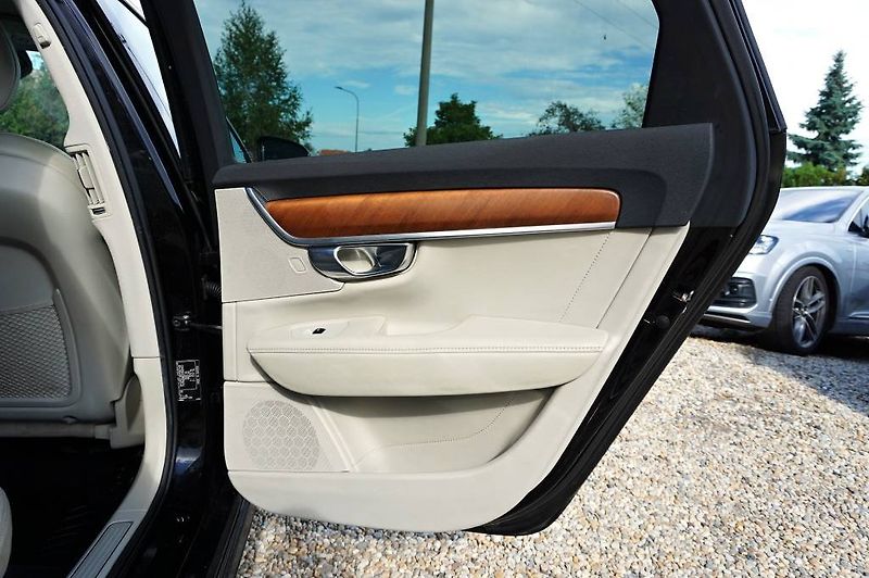 Volvo V90 (2019) INSCRIPTION POLESTAR 2,0D5 173 - fotka 14 z 60