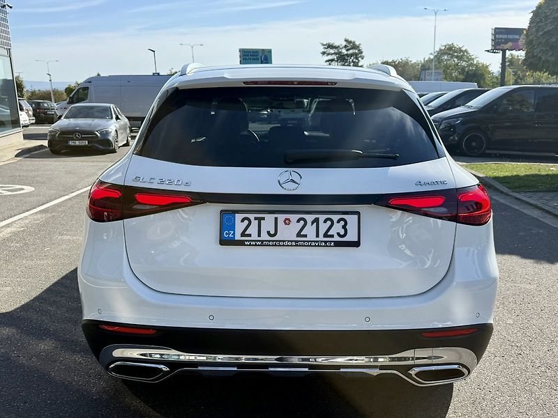Mercedes-Benz GLC (2023) 220 d 4MATIC SUV - fotka 7 z 44