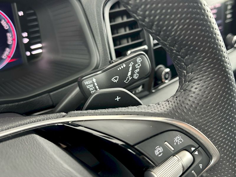 Škoda Karoq (2025) DSG 2.0TDI 110kW 4x4 SportLine - fotka 25 z 33
