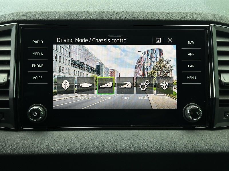 Škoda Karoq 1.5TSi DSG 150PS Sportline Mat - fotka 35 z 46