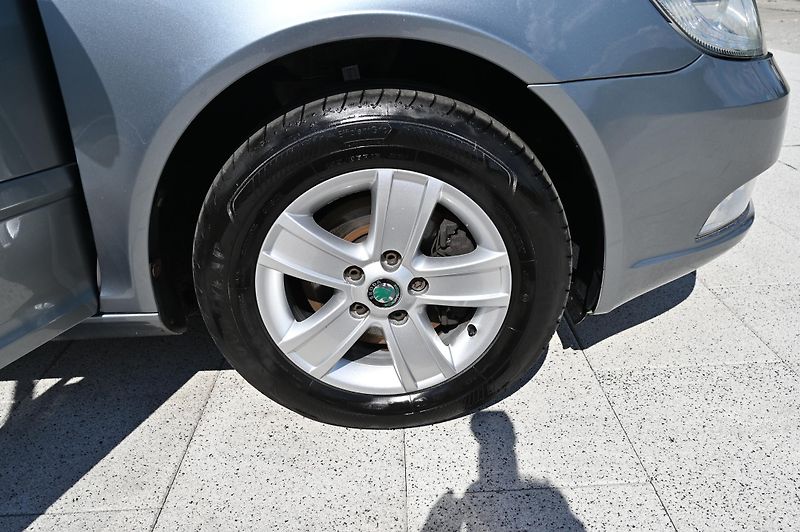 Škoda Octavia 2.0TDI 103KW 9/2012 Rezervace - fotka 35 z 43