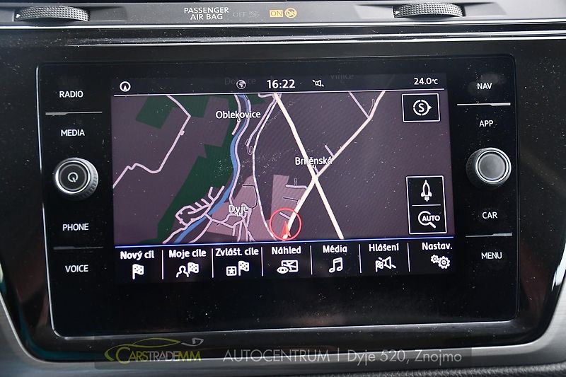 Volkswagen Touran 2.0TDi DSG TAŽNÉ 2xKOLA  - fotka 40 z 52