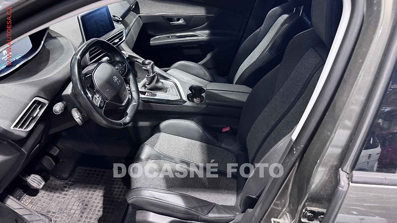 Peugeot 5008 (2017) 1.6 HDI, autoAC - fotka 2 z 3
