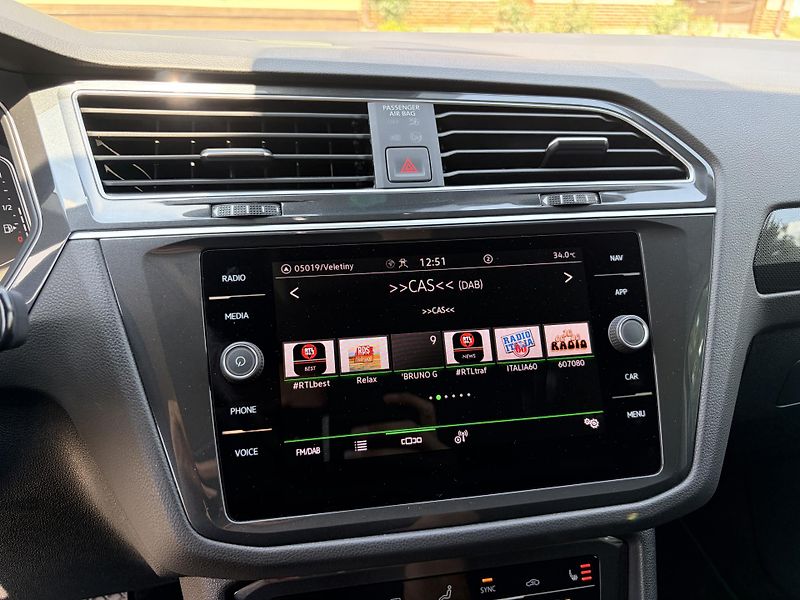 Volkswagen Tiguan 2.0TDI ELEGANCE DSG REZERVACE - fotka 27 z 63