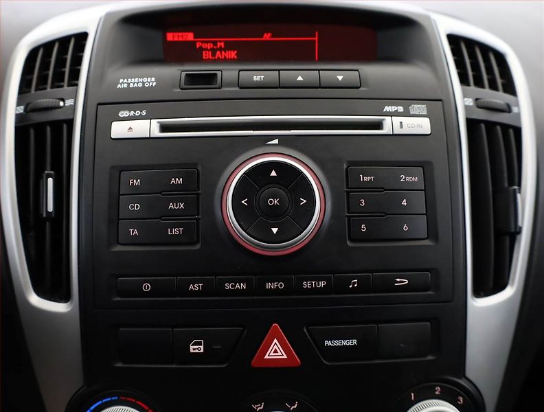 Kia Ceed (2012) 1.4 CVVT - fotka 12 z 14