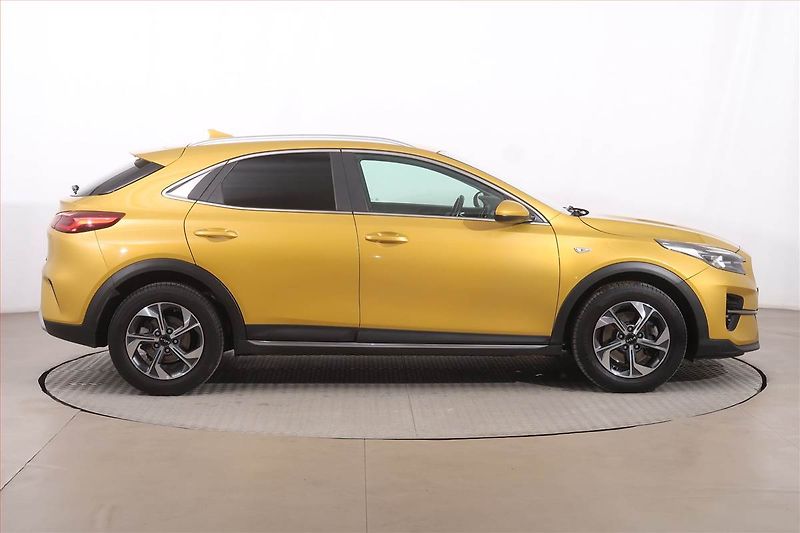 Kia XCeed (2022) 1.5 T-GDI, Serv.kniha - fotka 6 z 20