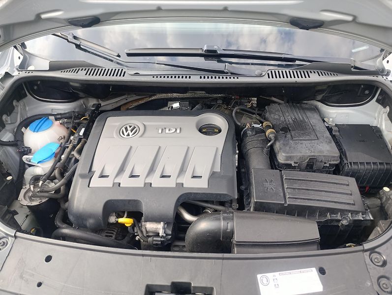 Volkswagen Touran (2015) 2.0TDI DSG-F1 PANORAMA  - fotka 20 z 20
