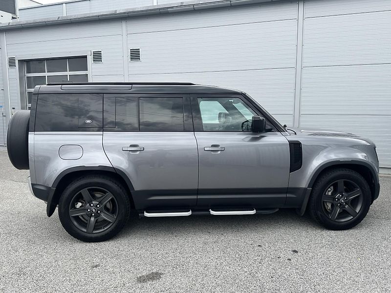 Land Rover Defender 110 D300 221kW Black Packet - fotka 3 z 18