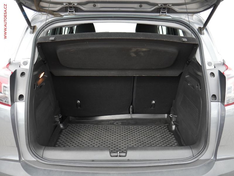 Opel Crossland X (2018) 1.2 i, ČR, AC, tempo, výhřev - fotka 7 z 14