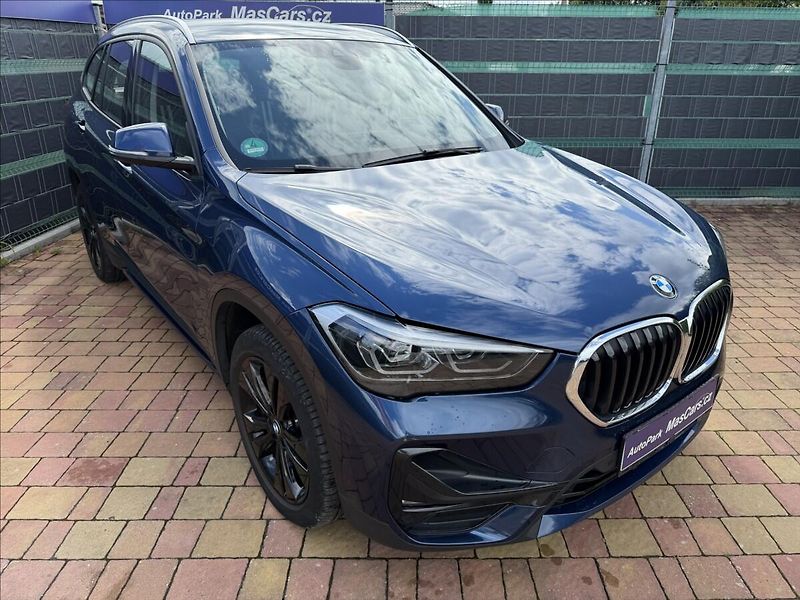 BMW X1 18d xDrive SportLine Head-up - fotka 3 z 23