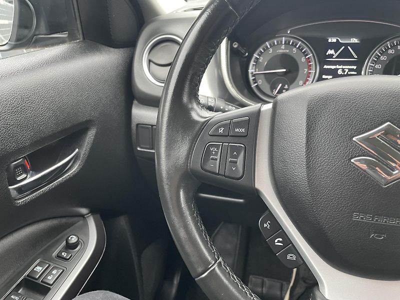 Suzuki Vitara (2020) 1.4 BoosterJet 103 kW LIMITED - fotka 15 z 33