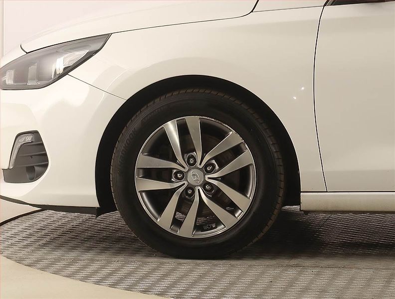 Hyundai i30 (2018) 1.4 T-GDI, Serv.kniha - fotka 14 z 18
