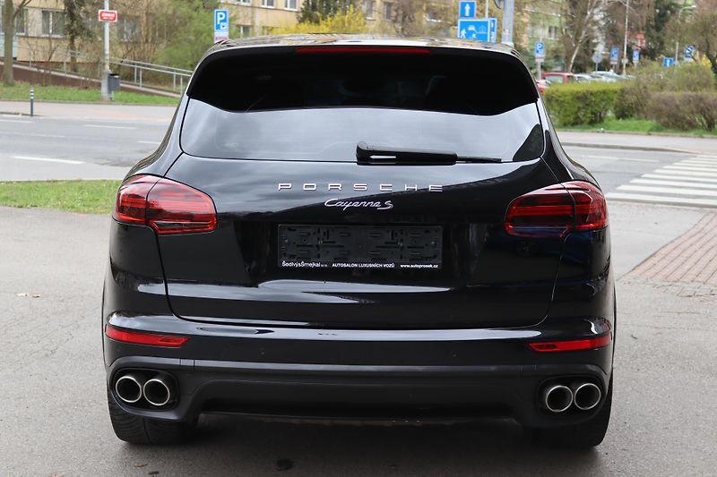 Porsche Cayenne S DIESEL 4.2 V8 283kW 4X4 DPH - fotka 10 z 50