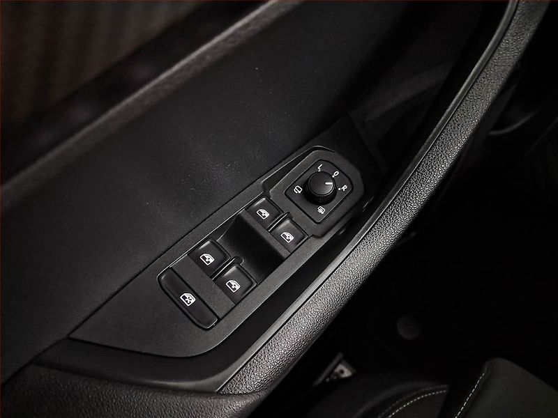 Škoda Karoq (2019) Sportline 2.0 TSI - fotka 20 z 29