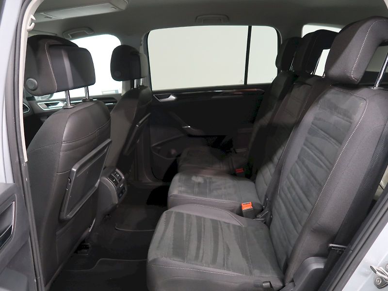 Volkswagen Touran (2022) HIGHLINE 1.5TSI 110KW EVO - fotka 16 z 41