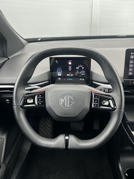 MG MG4 150kW 64kWh LUXURY 1.Maj DPH - fotka 9 z 23