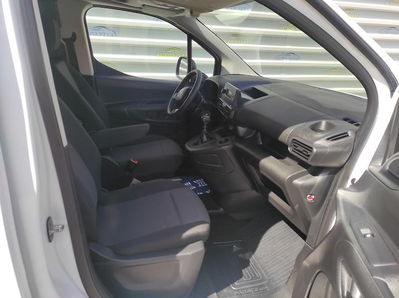 Toyota ProAce City 1,5D-4D 75kW L2, 1 maj., ČR - fotka 9 z 21