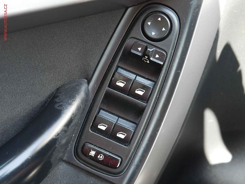 Citroën Grand C4 Picasso (2009) 1.6VTi 7míst, AC, TZ, park - fotka 11 z 19