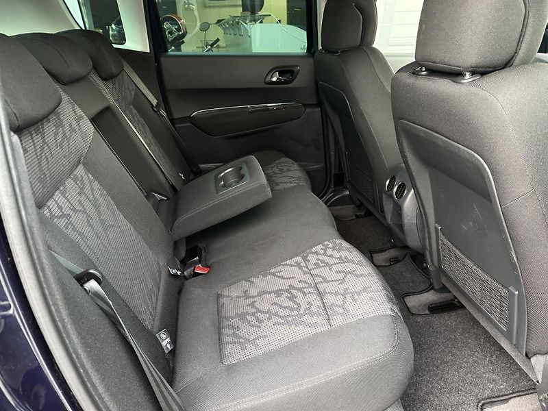 Peugeot 3008 1,6i Panorama Automat ČR - fotka 20 z 34