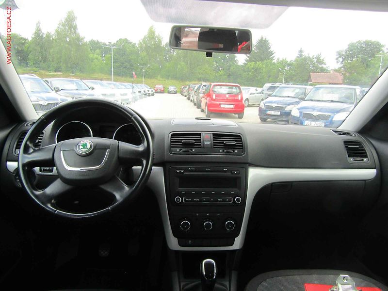 Škoda Yeti (2011) 1.4i, AC, výhřev sed. - fotka 8 z 15