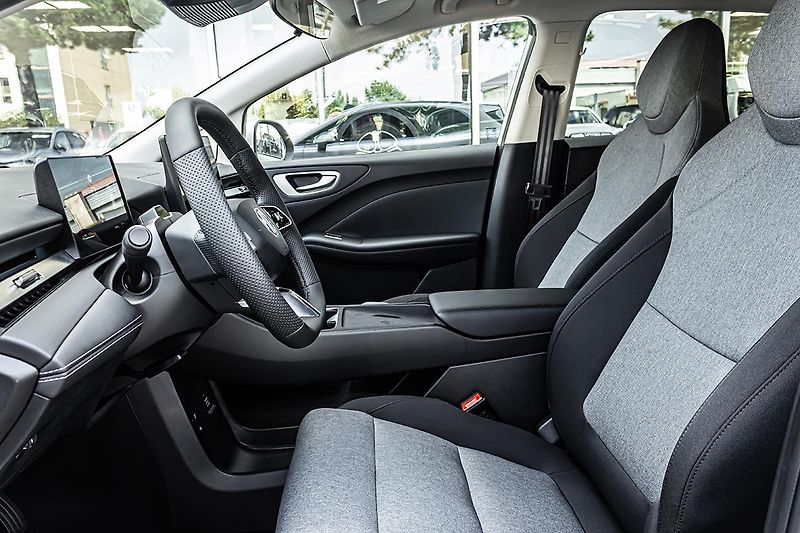 MG MG4 (2026) Premium 54 kWh  EV Urban - fotka 13 z 23