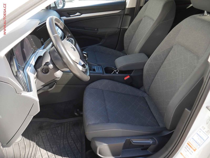 Volkswagen Golf (2020) 1.5 TSi, ČR, AC, LED, kmara - fotka 9 z 19